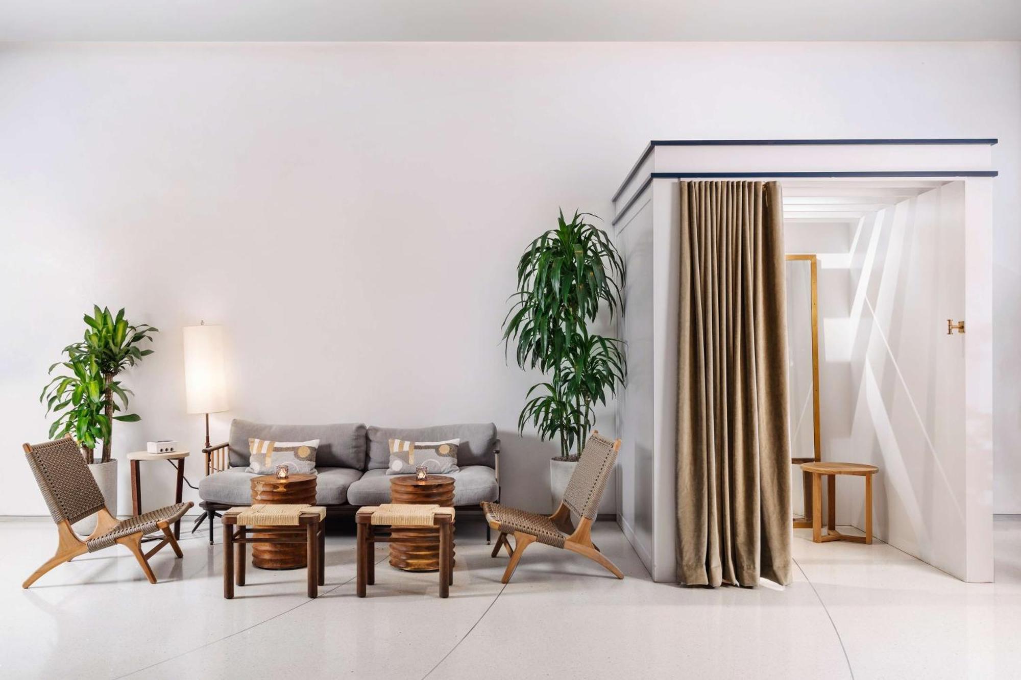 นอติลุส บาย อาร์โล Hotel ไมอามีบีช ภายนอก รูปภาพ A curtain used as a room divider