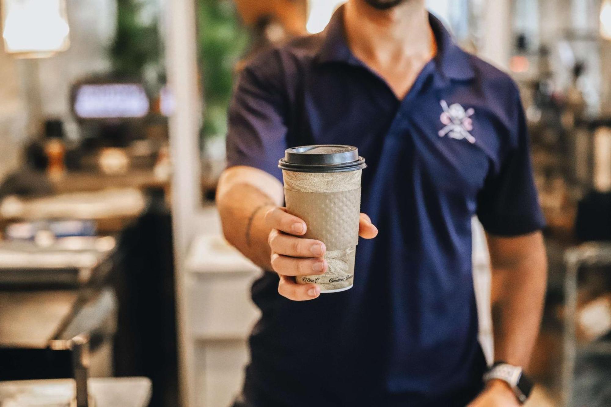 นอติลุส บาย อาร์โล Hotel ไมอามีบีช ภายนอก รูปภาพ A barista serving a coffee